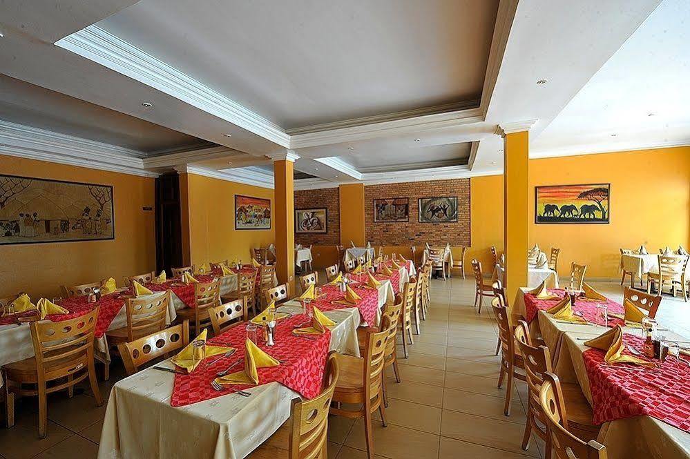Hotel Chez Lando Kigali Buitenkant foto