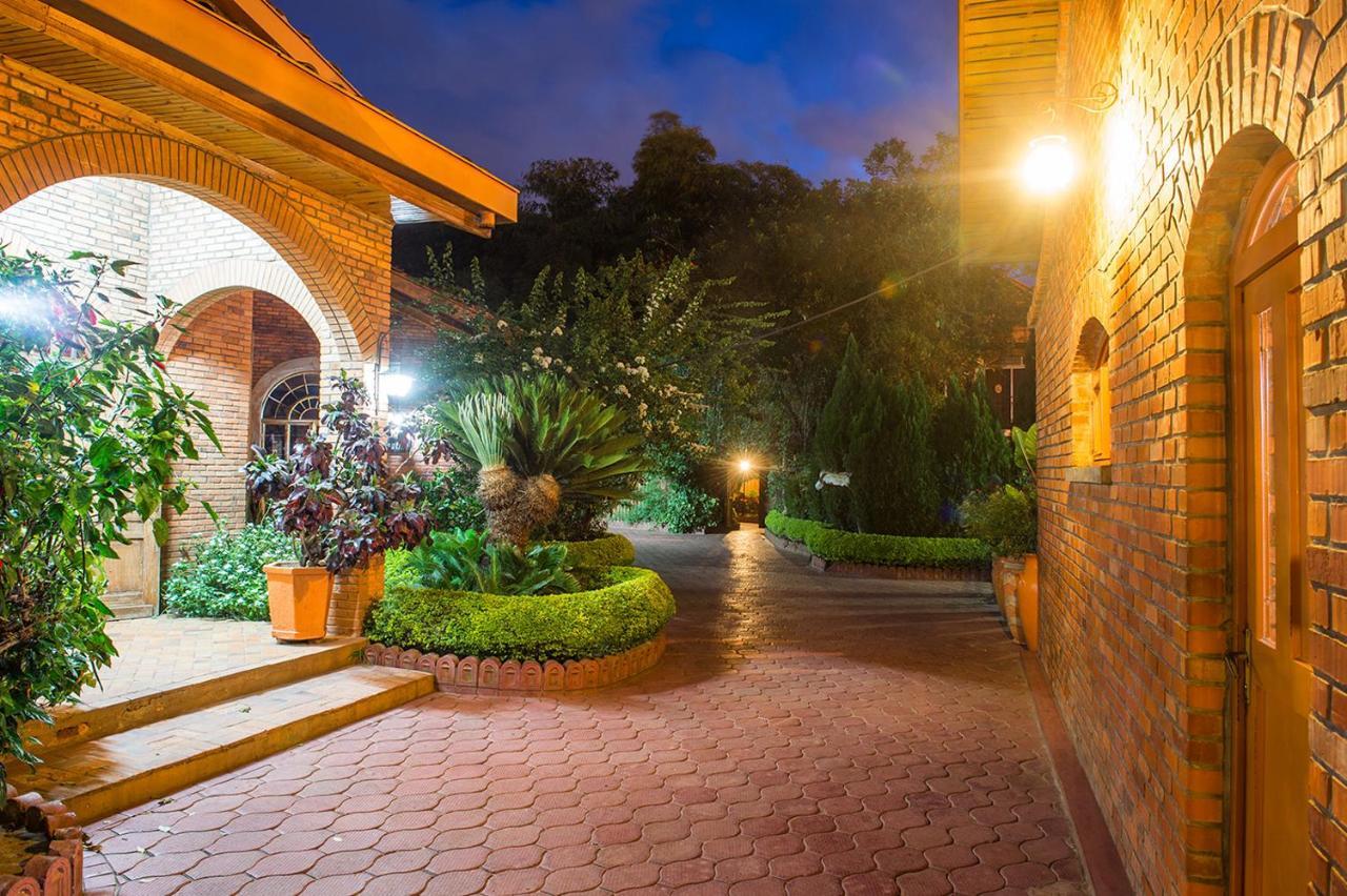 Hotel Chez Lando Kigali Buitenkant foto